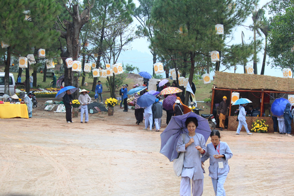 Lễ hội hoa c&uacute;c rực rỡ ở Quảng Ninh